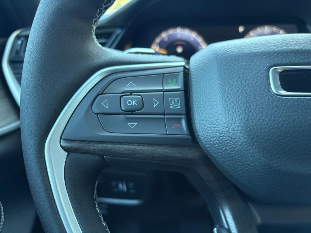 New 2026 Jeep Grand Cherokee Altitude image 15