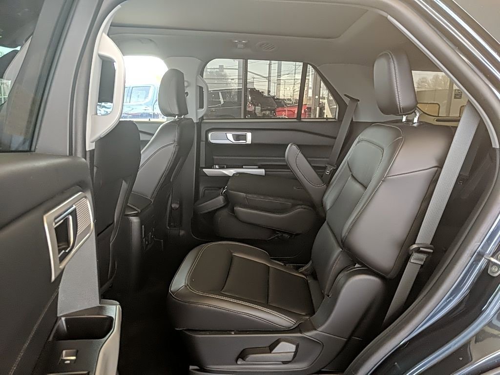 Used 2023 Ford Explorer XLT w/ Equipment Group 202A image 15