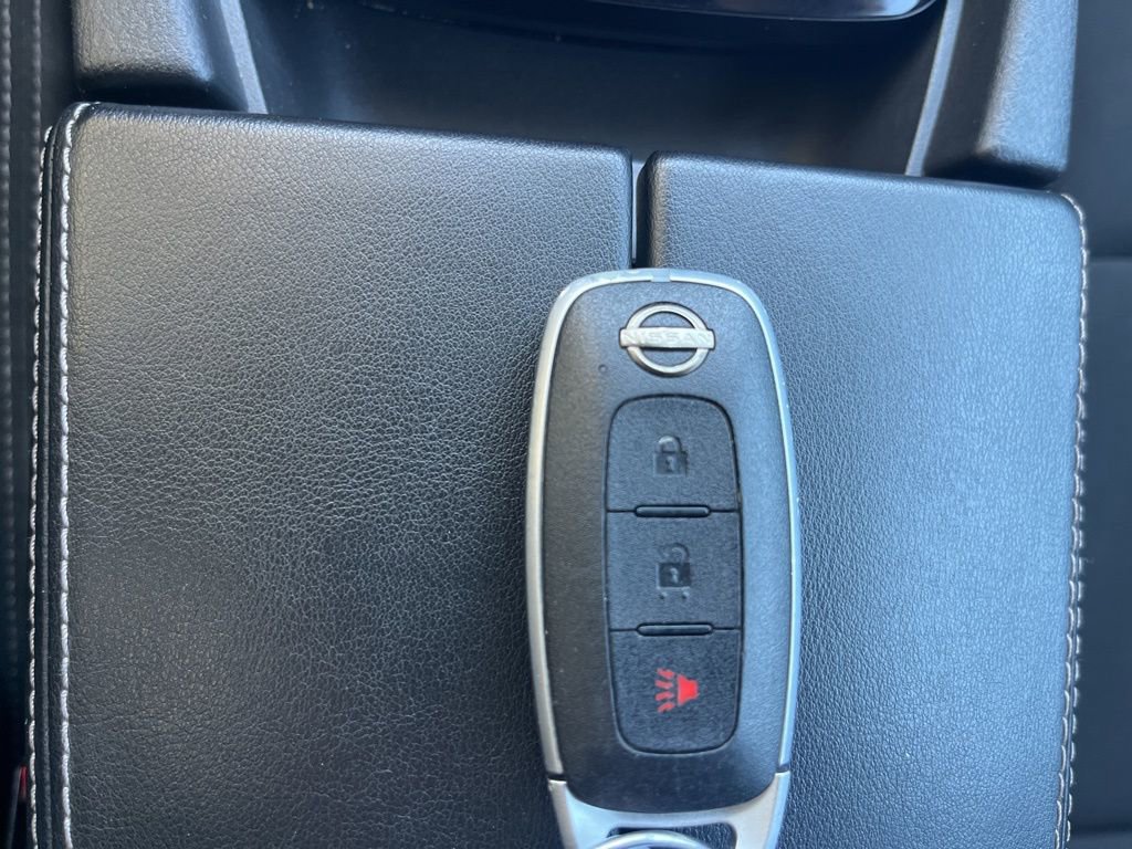 Used 2024 Nissan Rogue S image 19