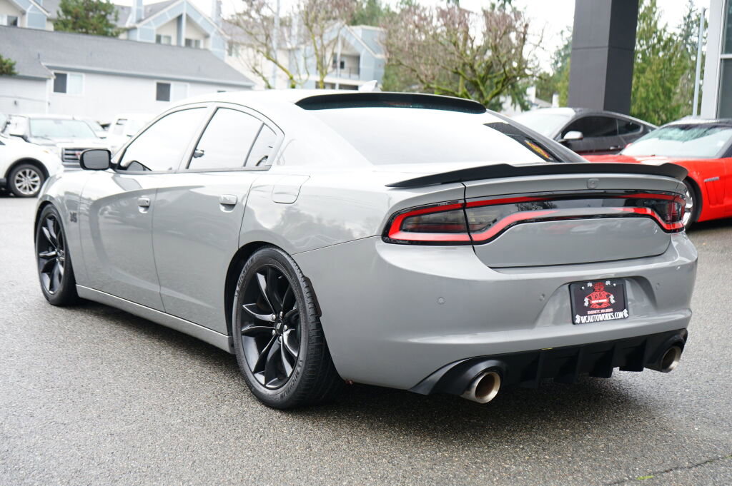 Used 2018 Dodge Charger R/T w/ Blacktop Package image 3