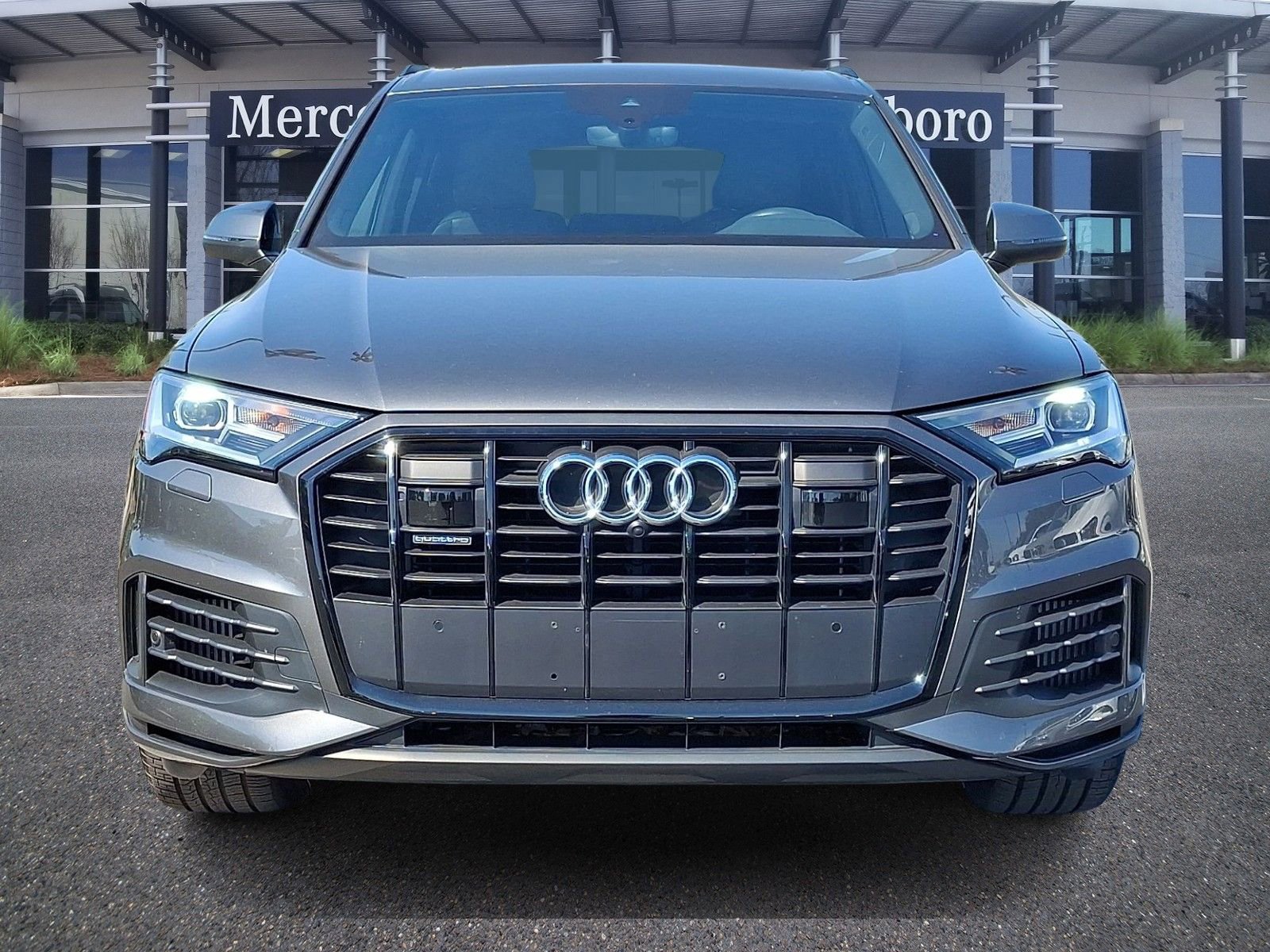 Used 2020 Audi Q7 3.0T Premium Plus w/ Premium Plus Package AWD/4WD image 2