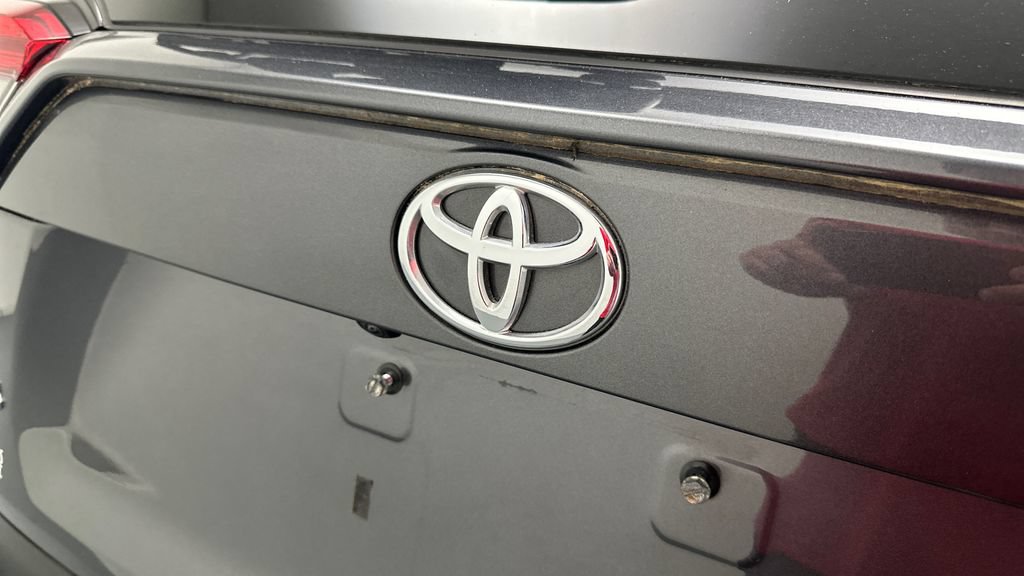 Certified 2021 Toyota RAV4 XLE Premium AWD/4WD image 20