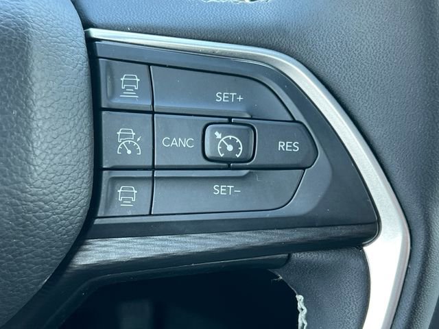 Used 2024 Jeep Grand Cherokee Altitude image 21