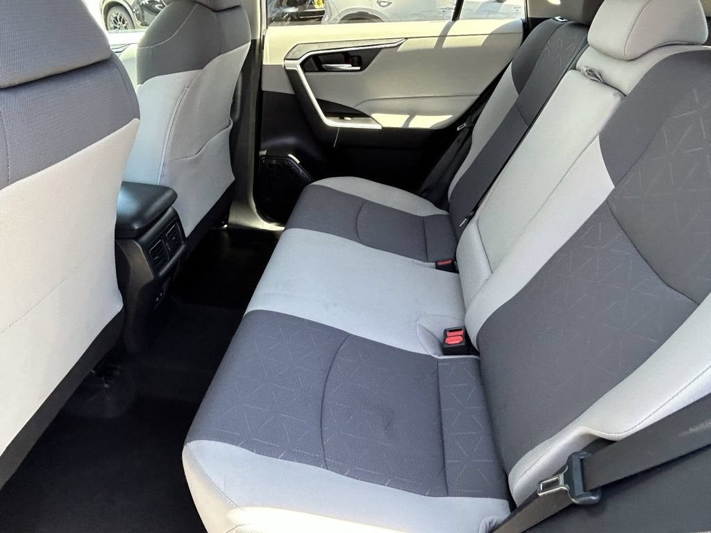 Used 2024 Toyota RAV4 XLE w/ Convenience Package FWD image 15