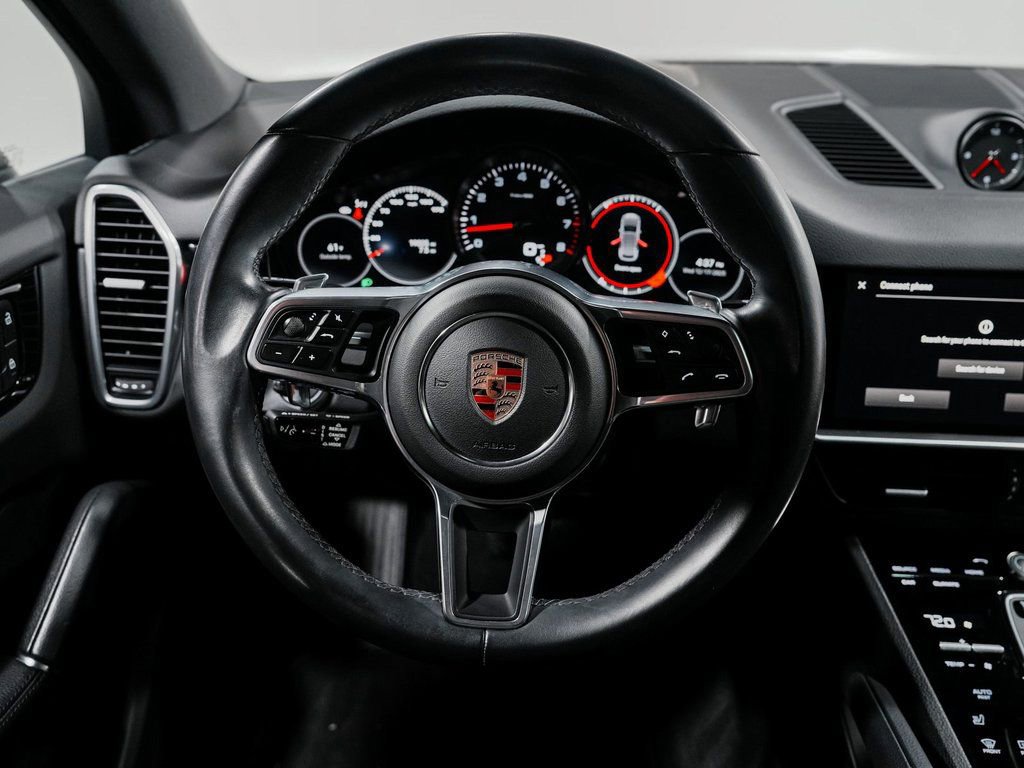 Used 2023 Porsche Cayenne w/ Premium Package image 26