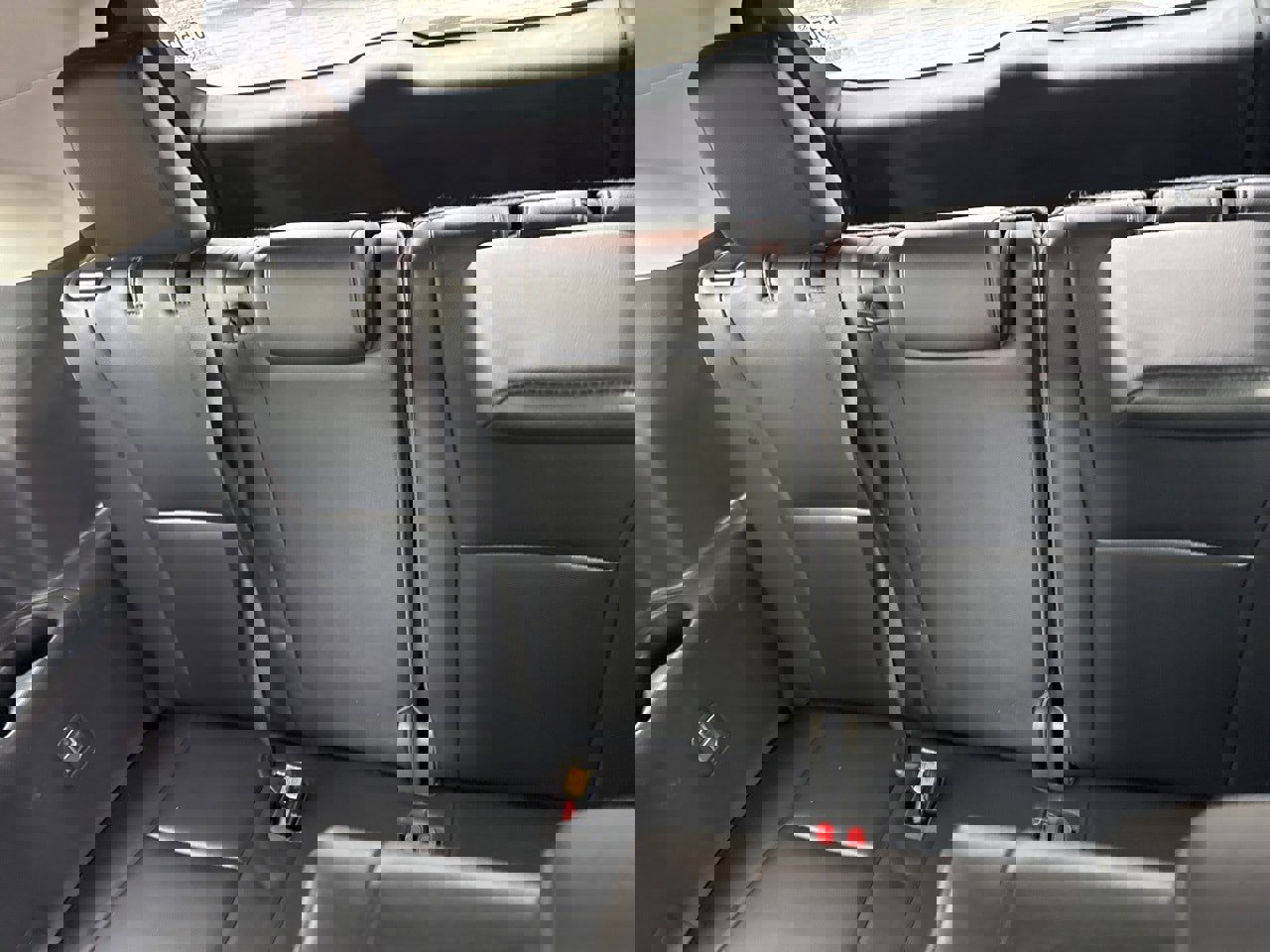 Used 2022 Toyota Highlander XLE image 10