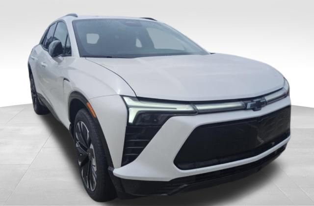 Used 2025 Chevrolet Blazer EV RS AWD/4WD image 3