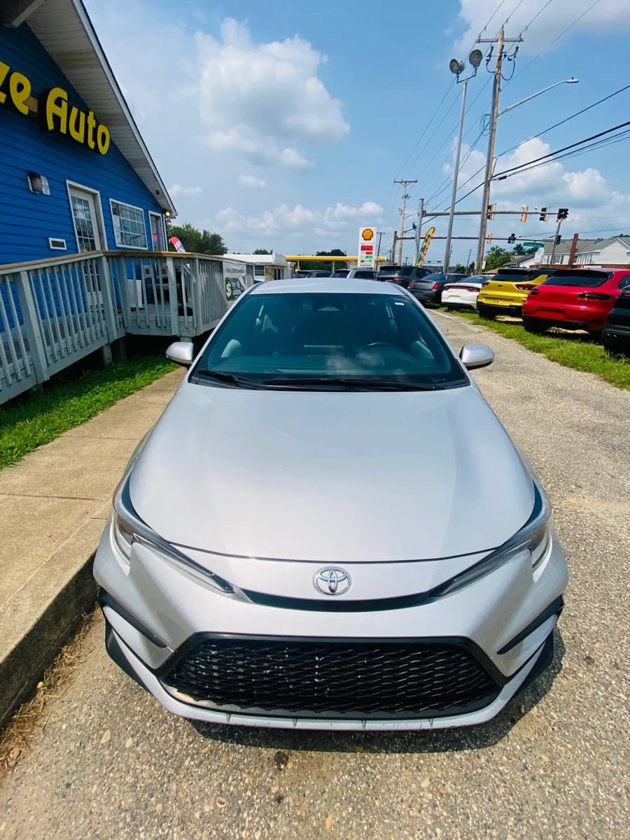Used 2023 Toyota Corolla SE FWD image 4