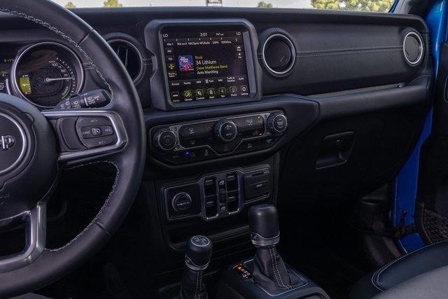 Used 2022 Jeep Wrangler Unlimited Sahara image 19