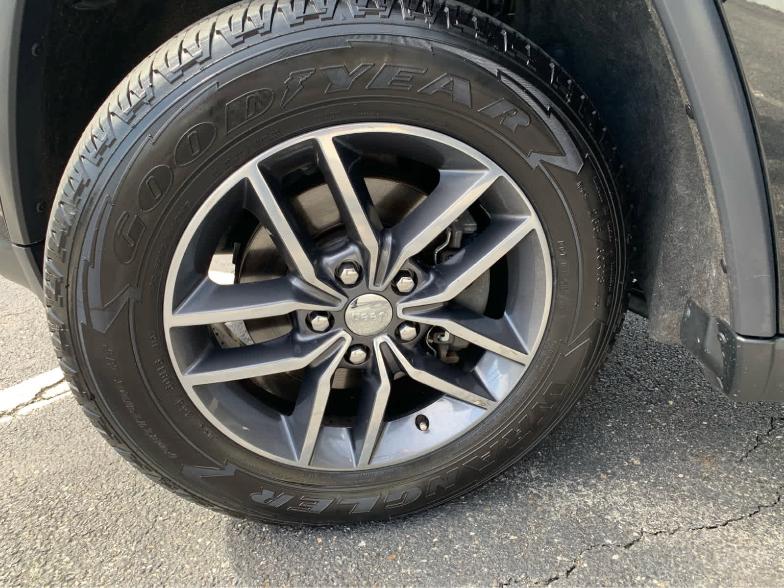 Used 2017 Jeep Grand Cherokee Limited image 8