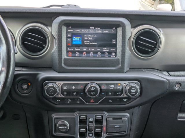 Used 2021 Jeep Gladiator Willys AWD/4WD image 15