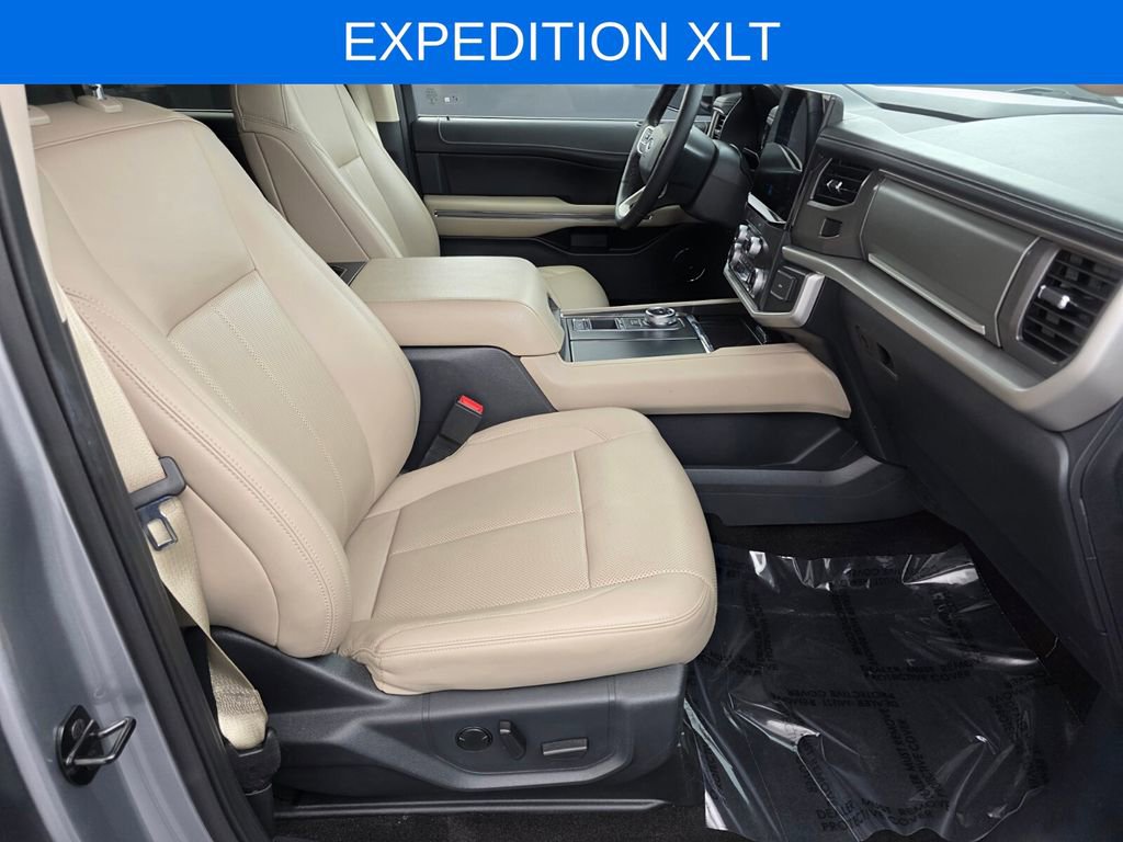 Used 2022 Ford Expedition XLT image 30