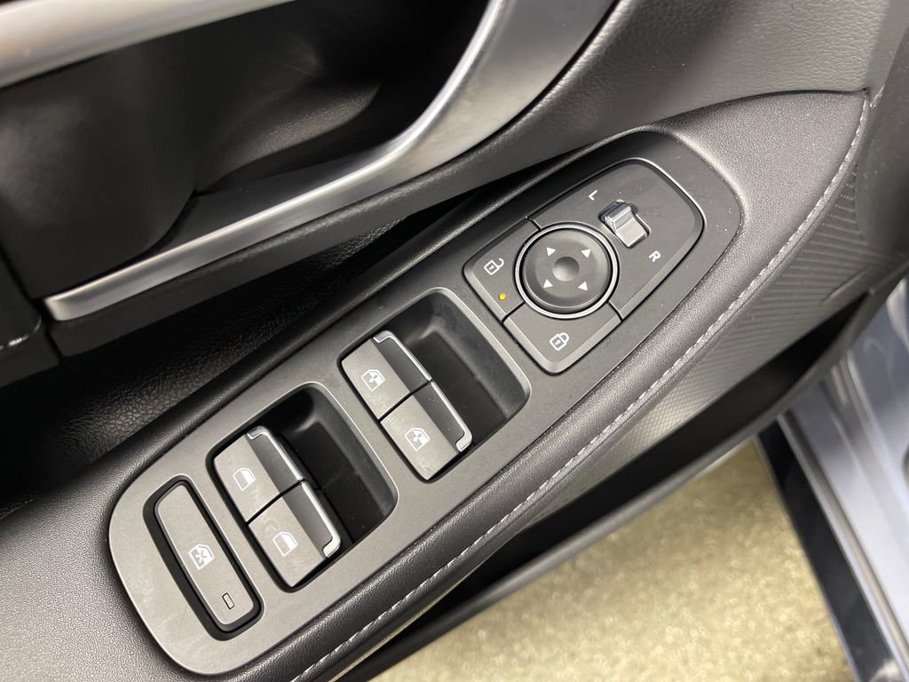 Certified 2025 Hyundai Sonata Limited FWD image 18
