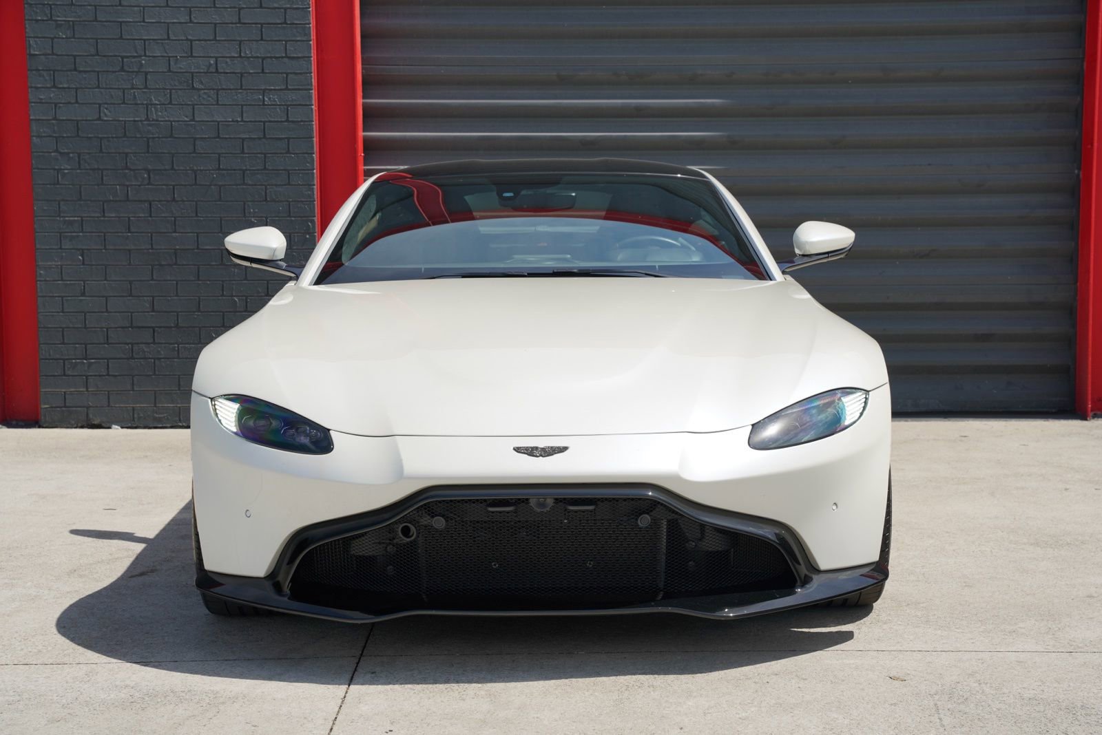 Used 2019 Aston Martin V8 Vantage Coupe image 2