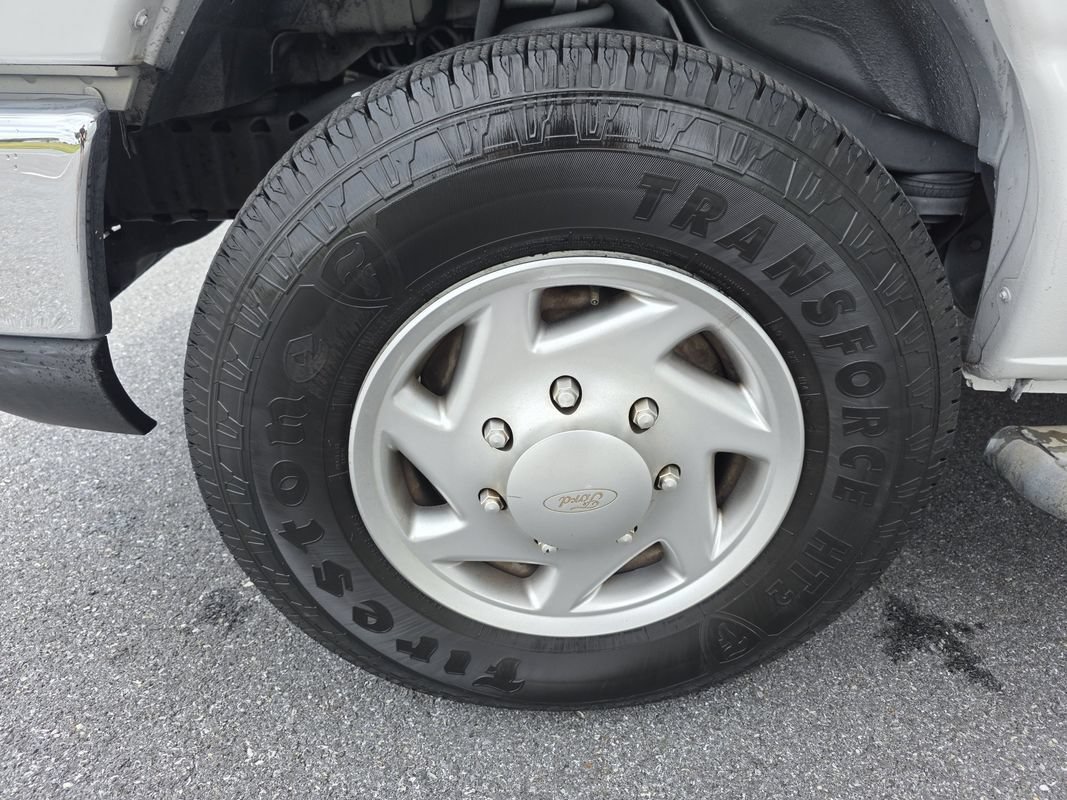Used 2009 Ford E-250 and Econoline 250 RWD image 24