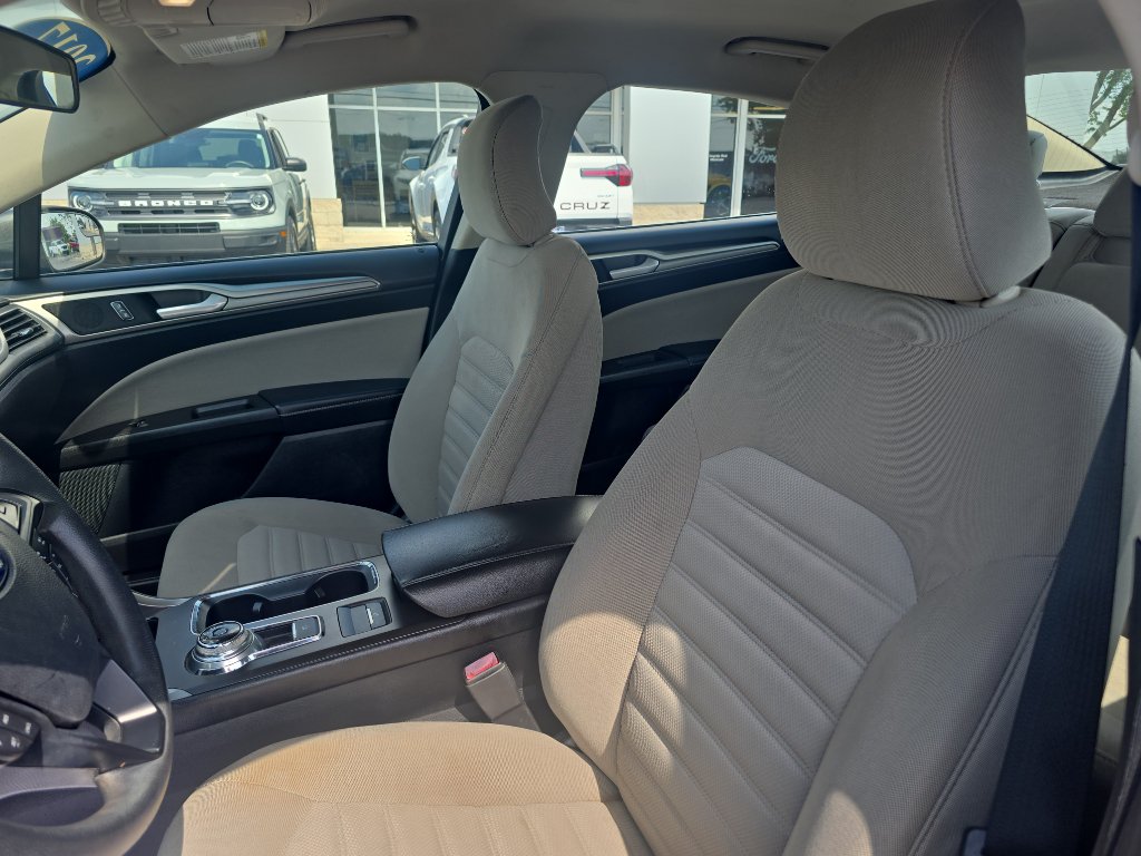Used 2017 Ford Fusion S FWD image 11