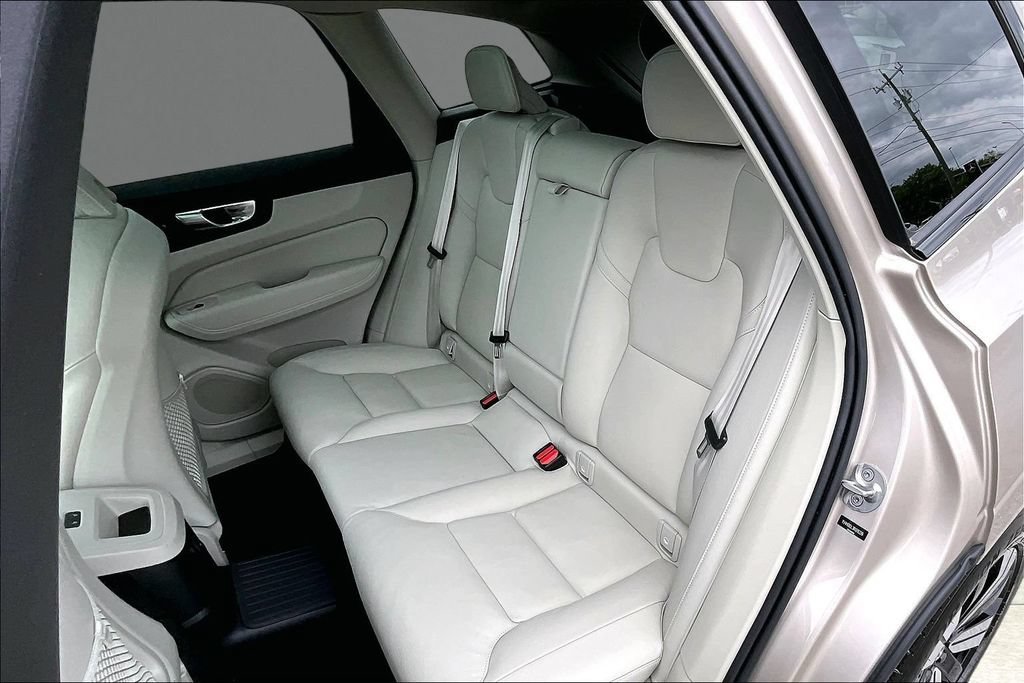 Used 2024 Volvo XC60 T8 Plus w/ Protection Package Premier AWD/4WD image 26