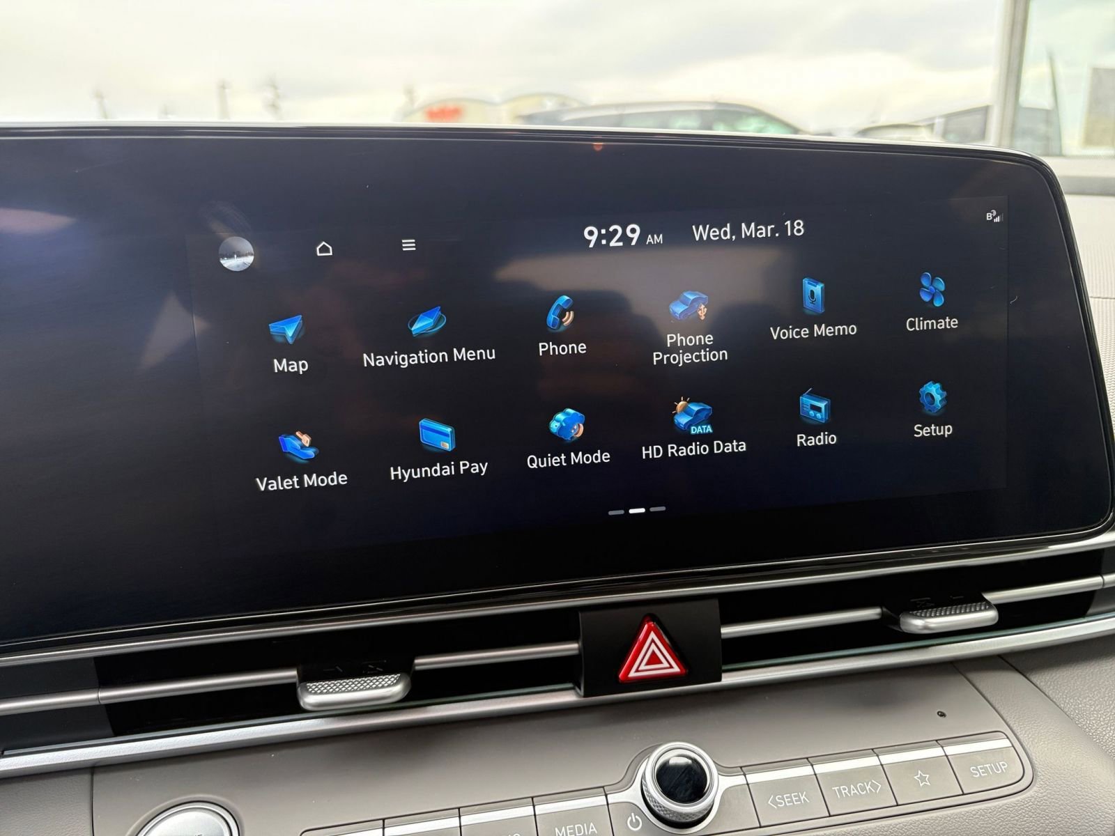 Used 2025 Hyundai Elantra SEL image 21