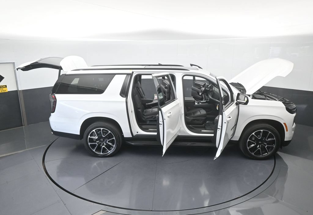 Used 2025 Chevrolet Suburban RST w/ Comfort Package RWD image 82