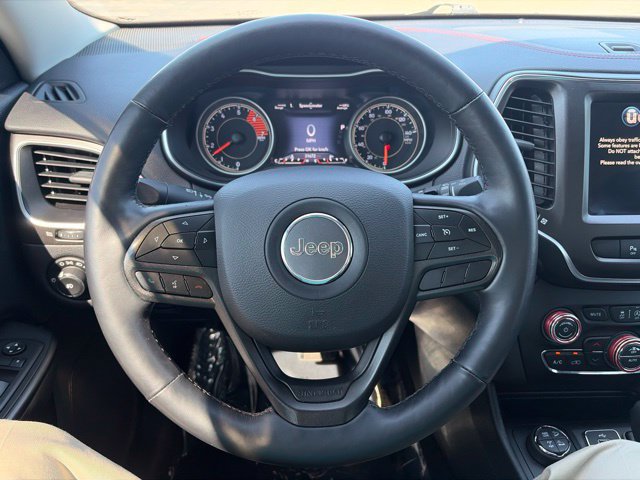 Used 2019 Jeep Cherokee Trailhawk AWD/4WD image 16