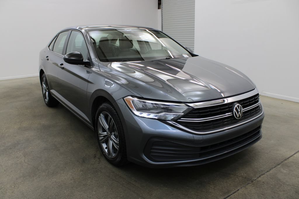 Used 2024 Volkswagen Jetta SE FWD image 6