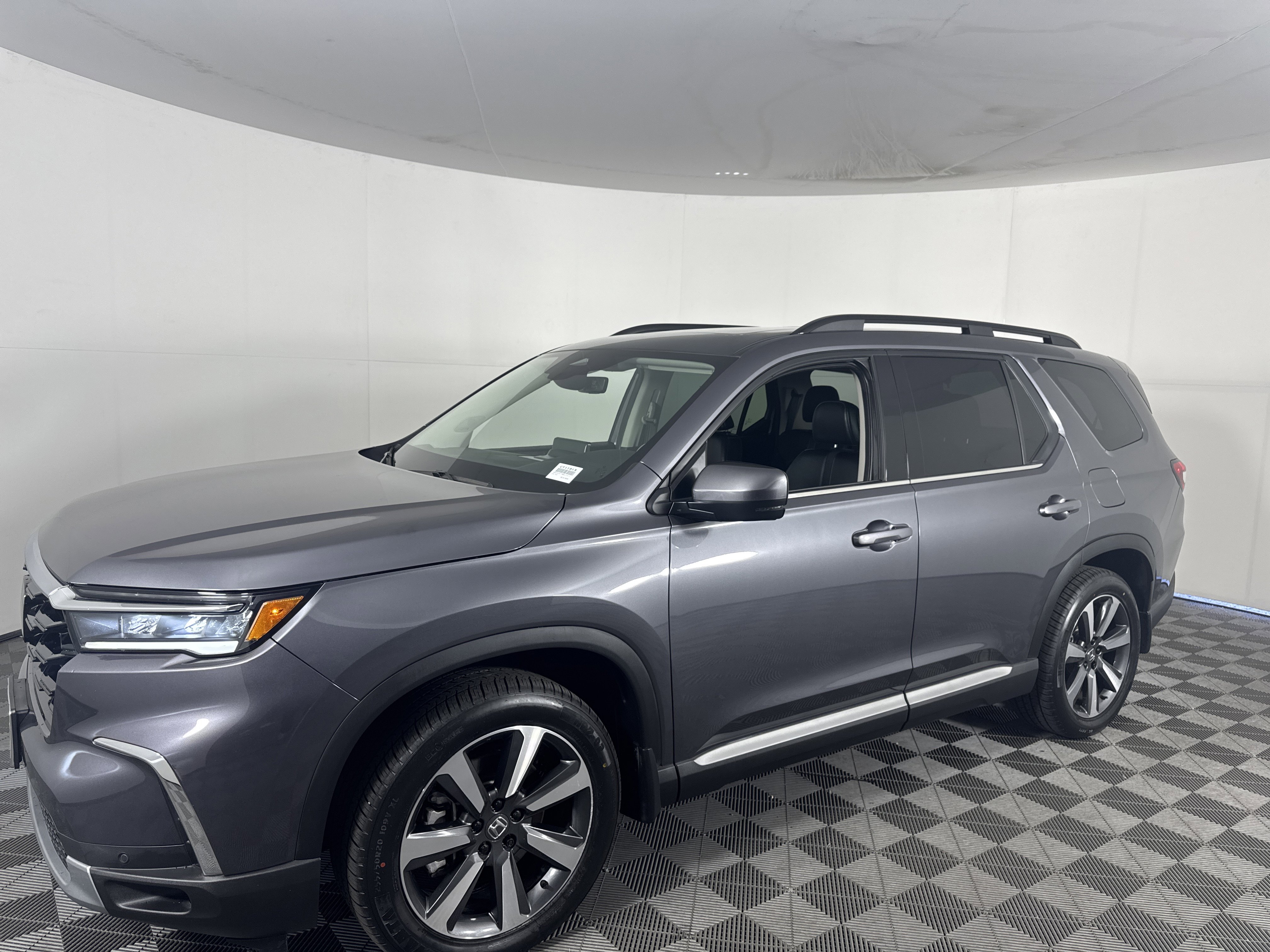 Certified 2024 Honda Pilot Touring image 7