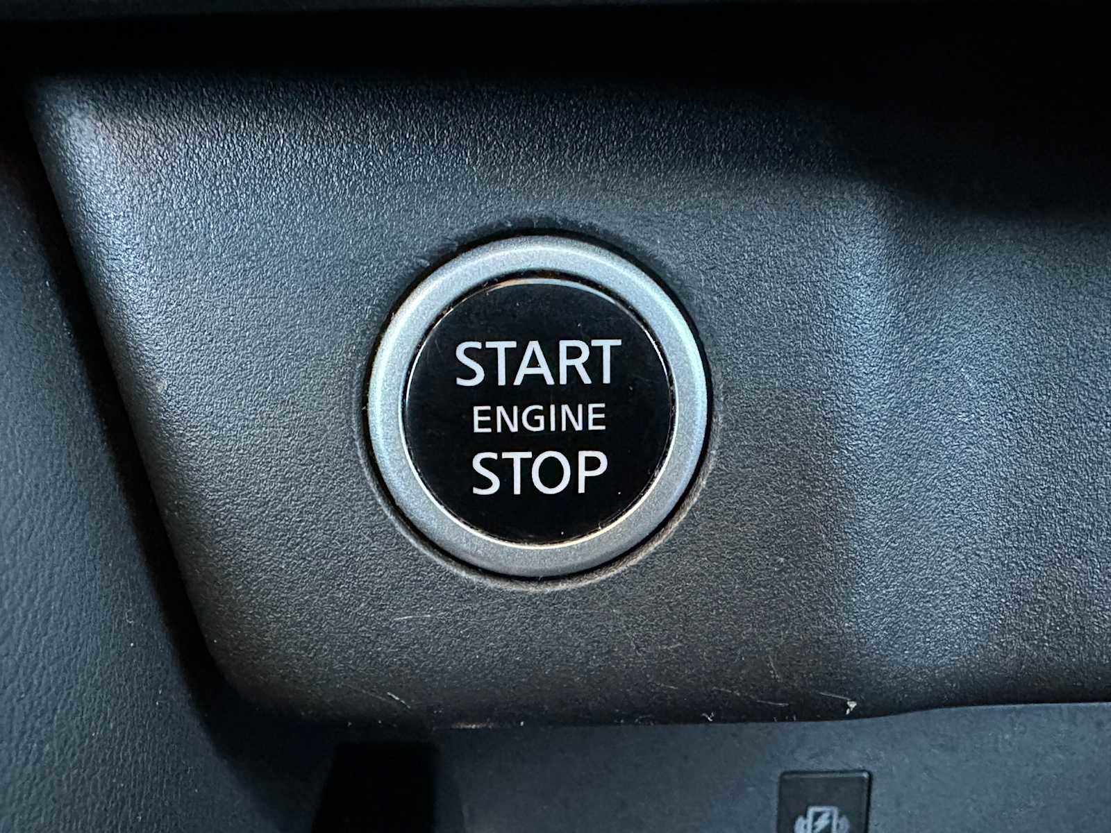 Used 2021 Nissan Rogue Platinum image 37