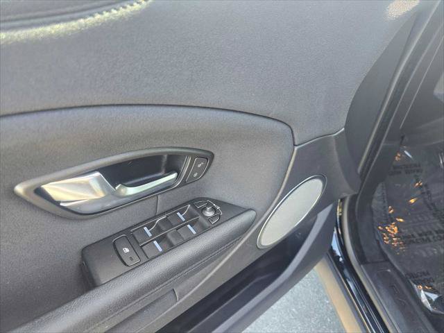 Used 2018 Land Rover Range Rover Evoque SE AWD/4WD image 21