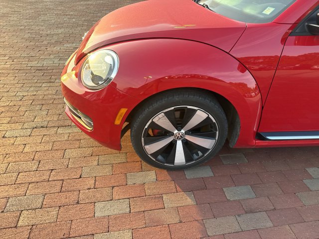 Used 2012 Volkswagen Beetle 2.0T FWD image 2