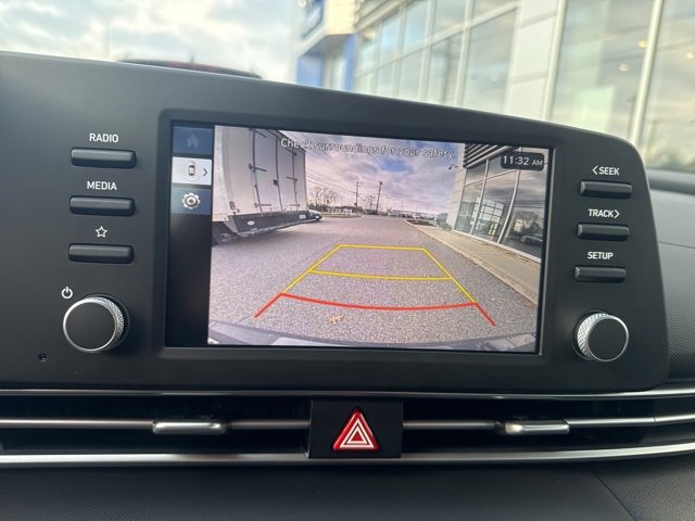 Certified 2025 Hyundai Elantra SE image 34