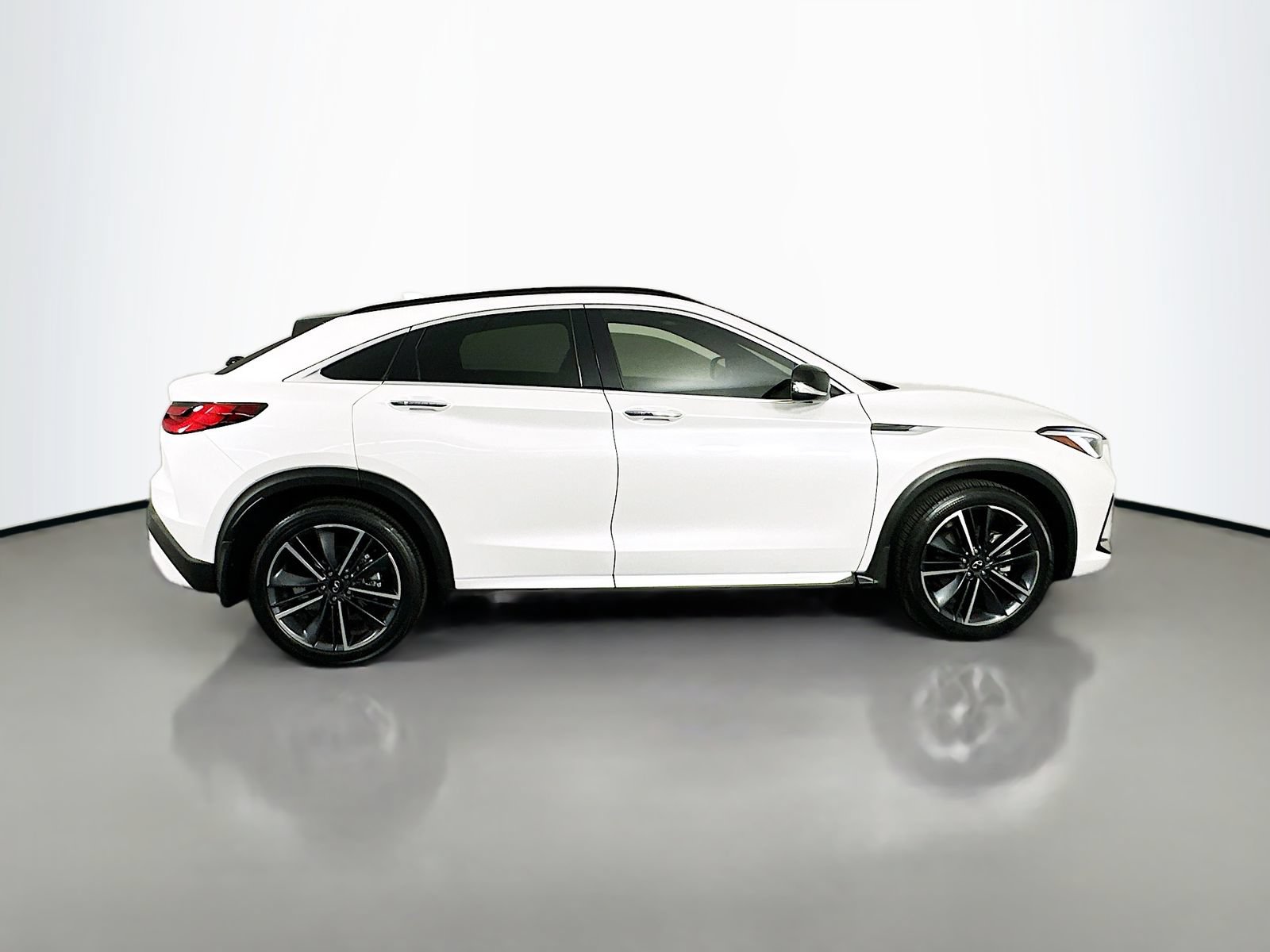 Used 2025 INFINITI QX55 Essential AWD/4WD image 8