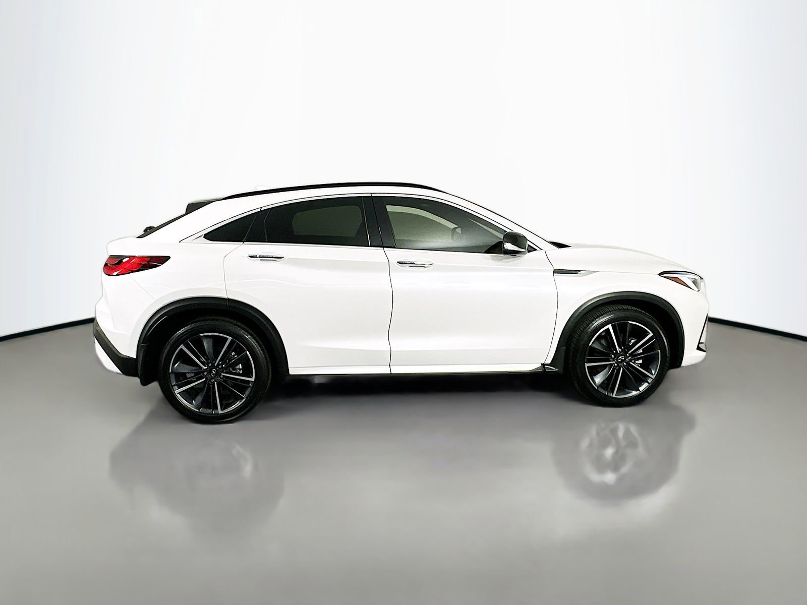 Used 2025 INFINITI QX55 Essential AWD/4WD image 8