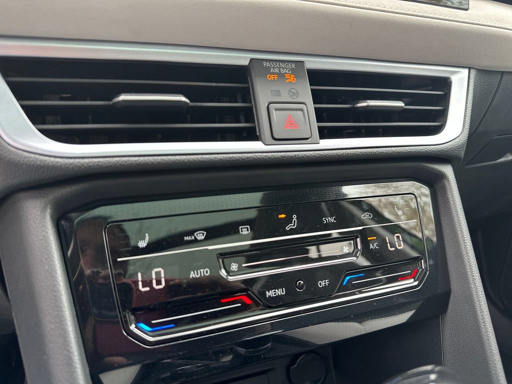 New 2026 Volkswagen Taos SE AWD/4WD image 11
