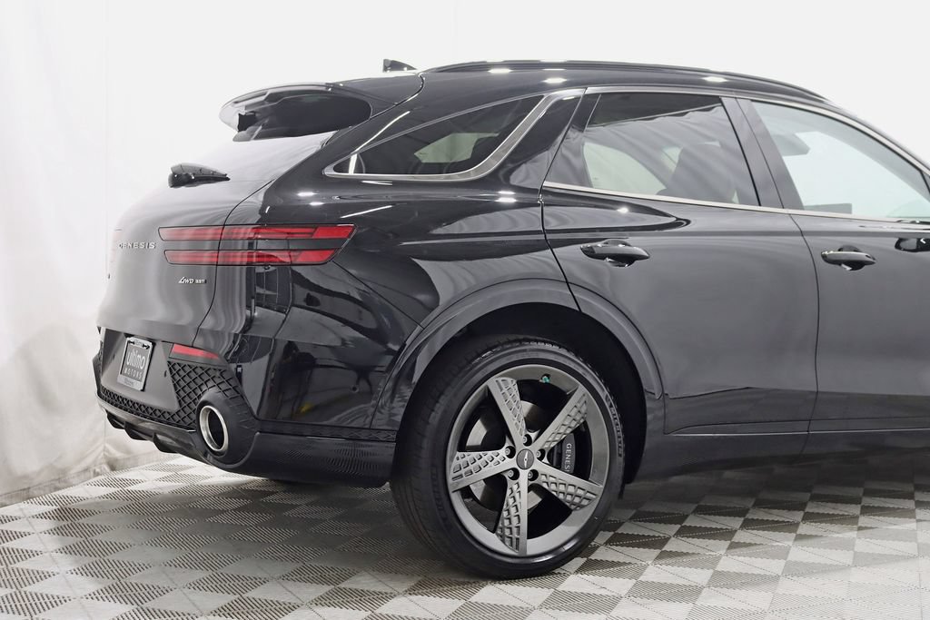 Used 2025 Genesis GV70 3.5T Sport w/ Sport Advanced Package AWD/4WD image 9
