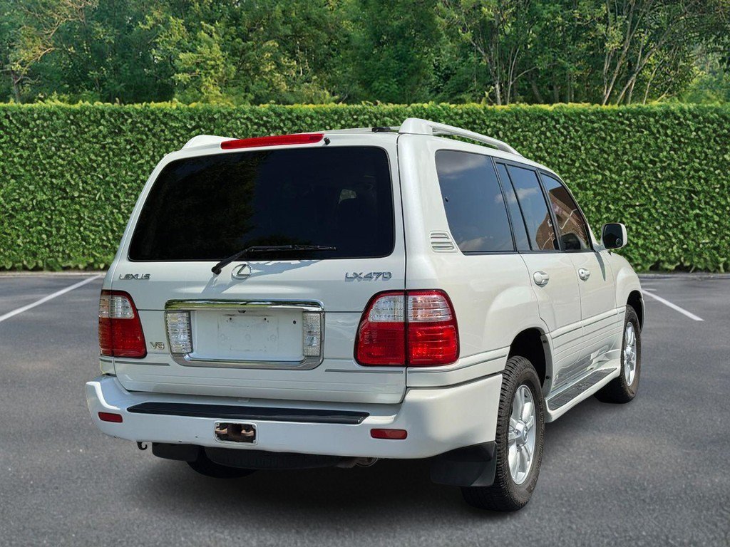 Used 2005 Lexus LX 470 4WD w/ Preferred Accessory Pkg image 3
