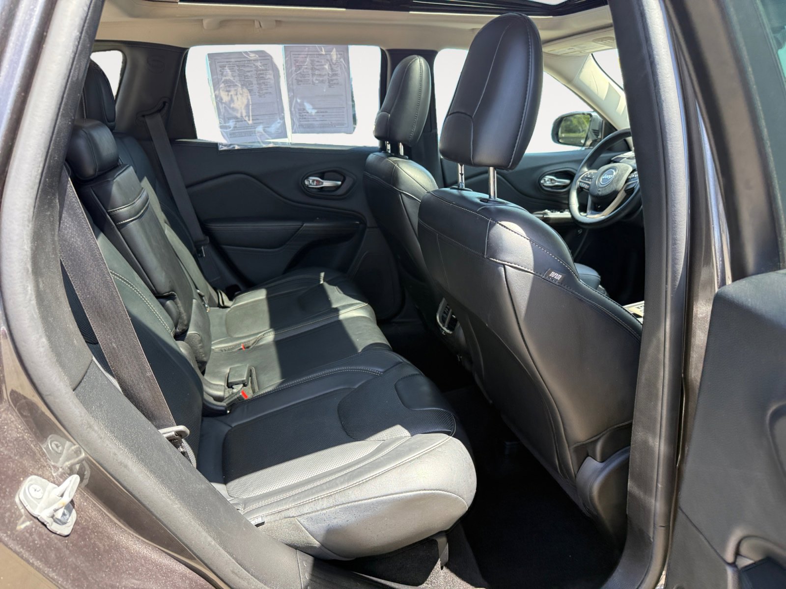 Used 2014 Jeep Cherokee Limited w/ Luxury Group FWD image 18