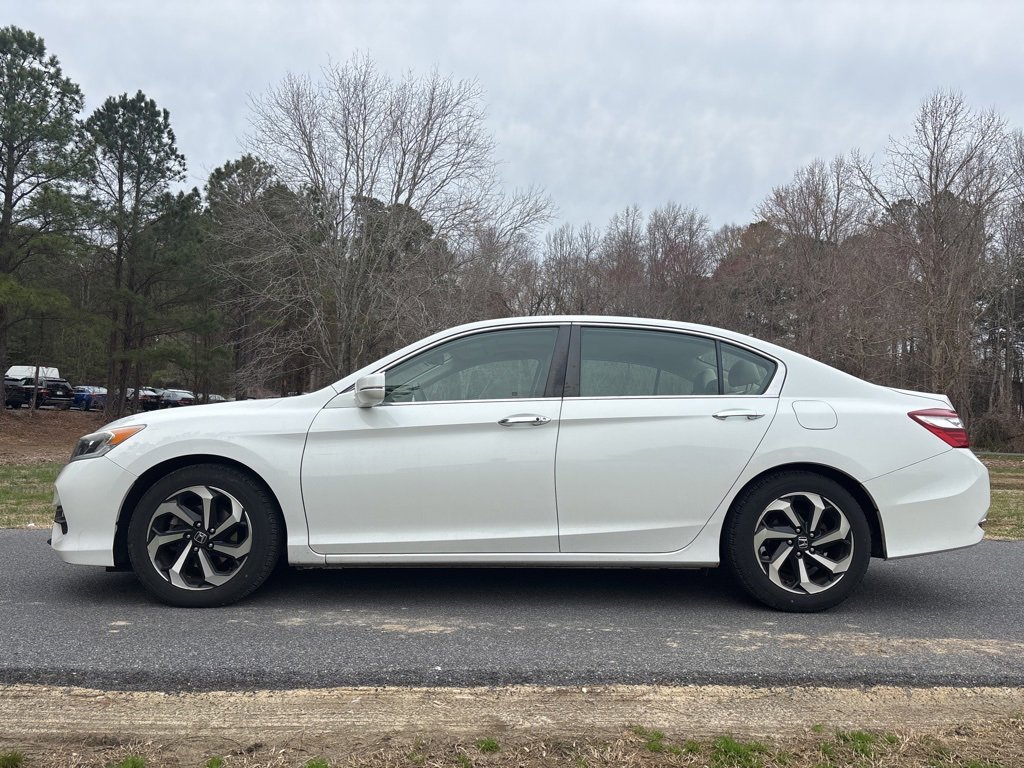Used 2017 Honda Accord EX-L image 11