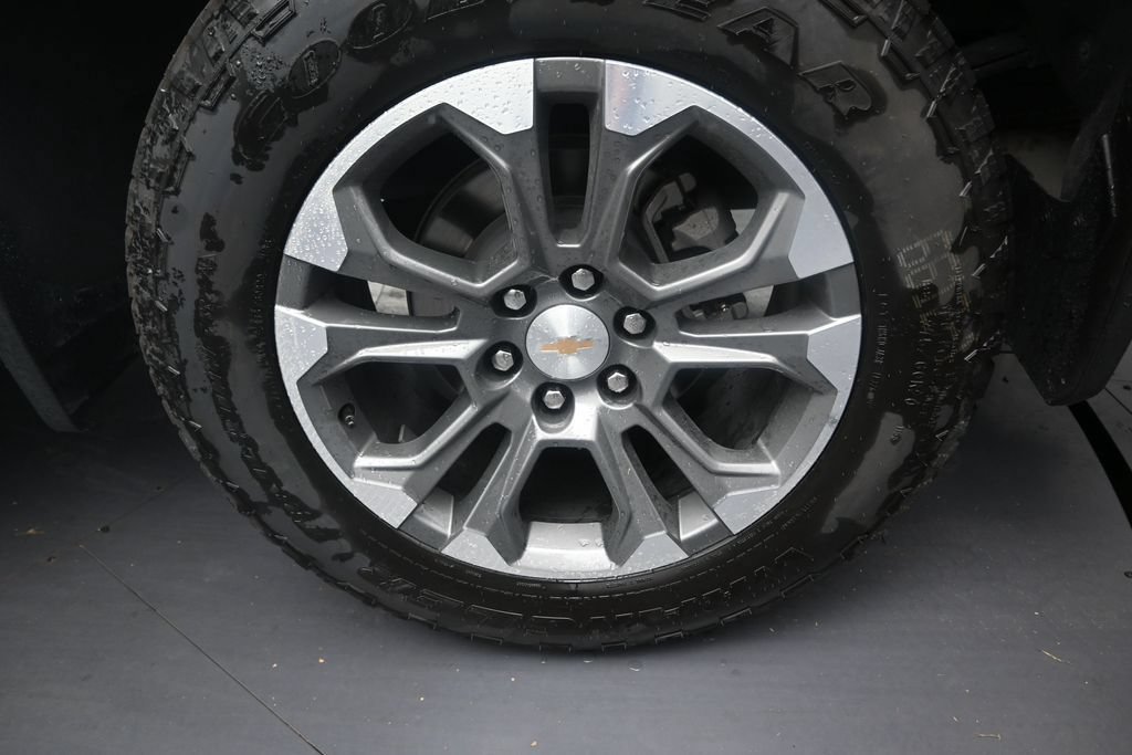 Used 2023 Chevrolet Silverado 1500 LTZ w/ Z71 Off-Road Package AWD/4WD image 10