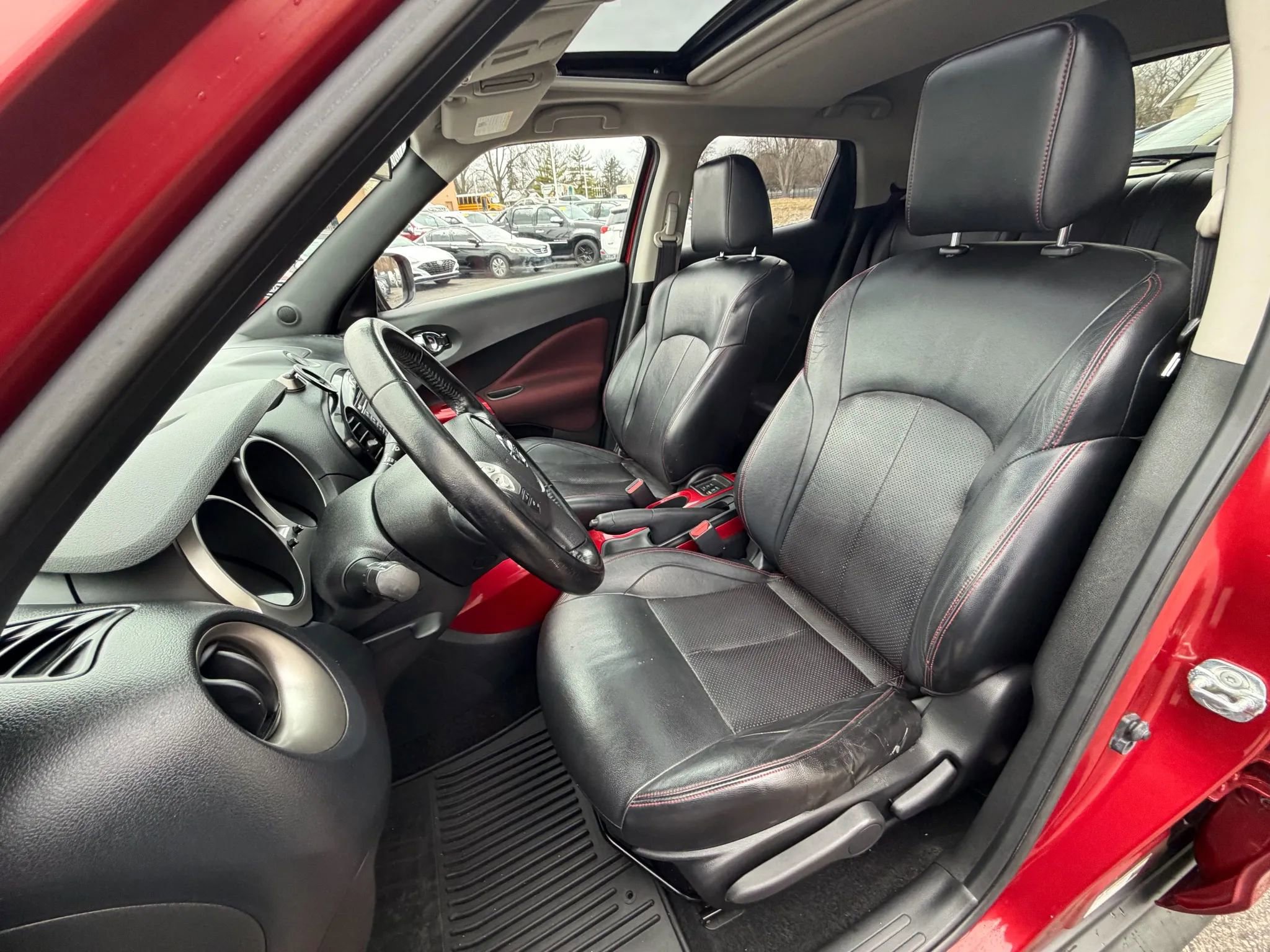 Used 2015 Nissan Juke SL image 21