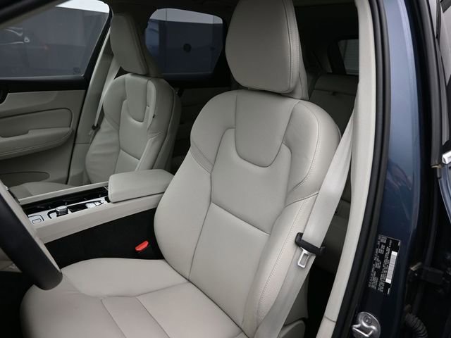 Used 2023 Volvo XC60 B5 Plus w/ Climate Package AWD/4WD image 10