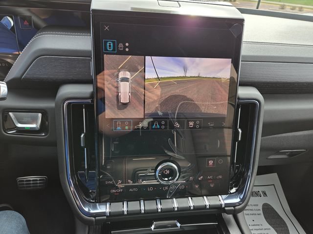 New 2026 GMC Yukon XL AT4 Ultimate AWD/4WD image 28