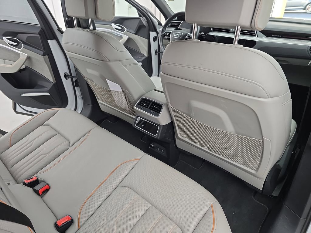 Used 2023 Audi e-tron Chronos w/ Chronos Package image 21