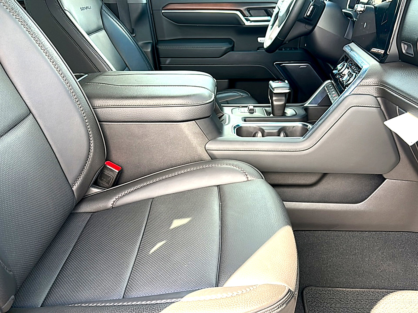 Used 2024 GMC Sierra 1500 Denali w/ Denali Reserve Package AWD/4WD image 23