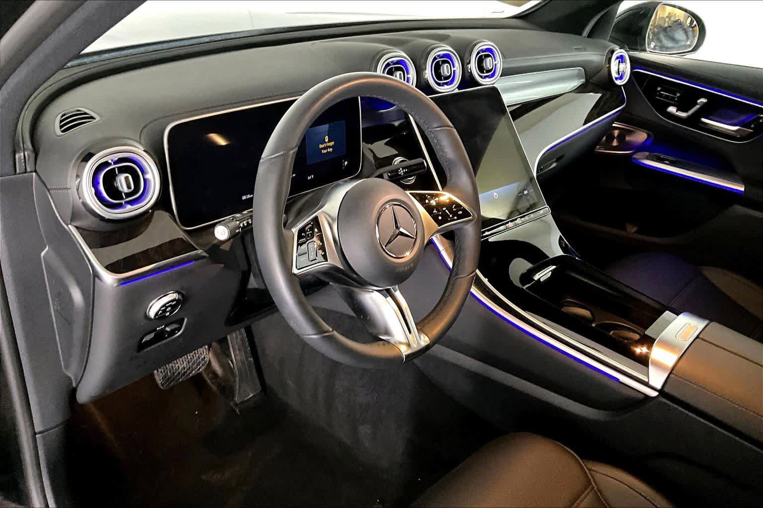 Used 2025 Mercedes-Benz GLC 300 4MATIC image 18