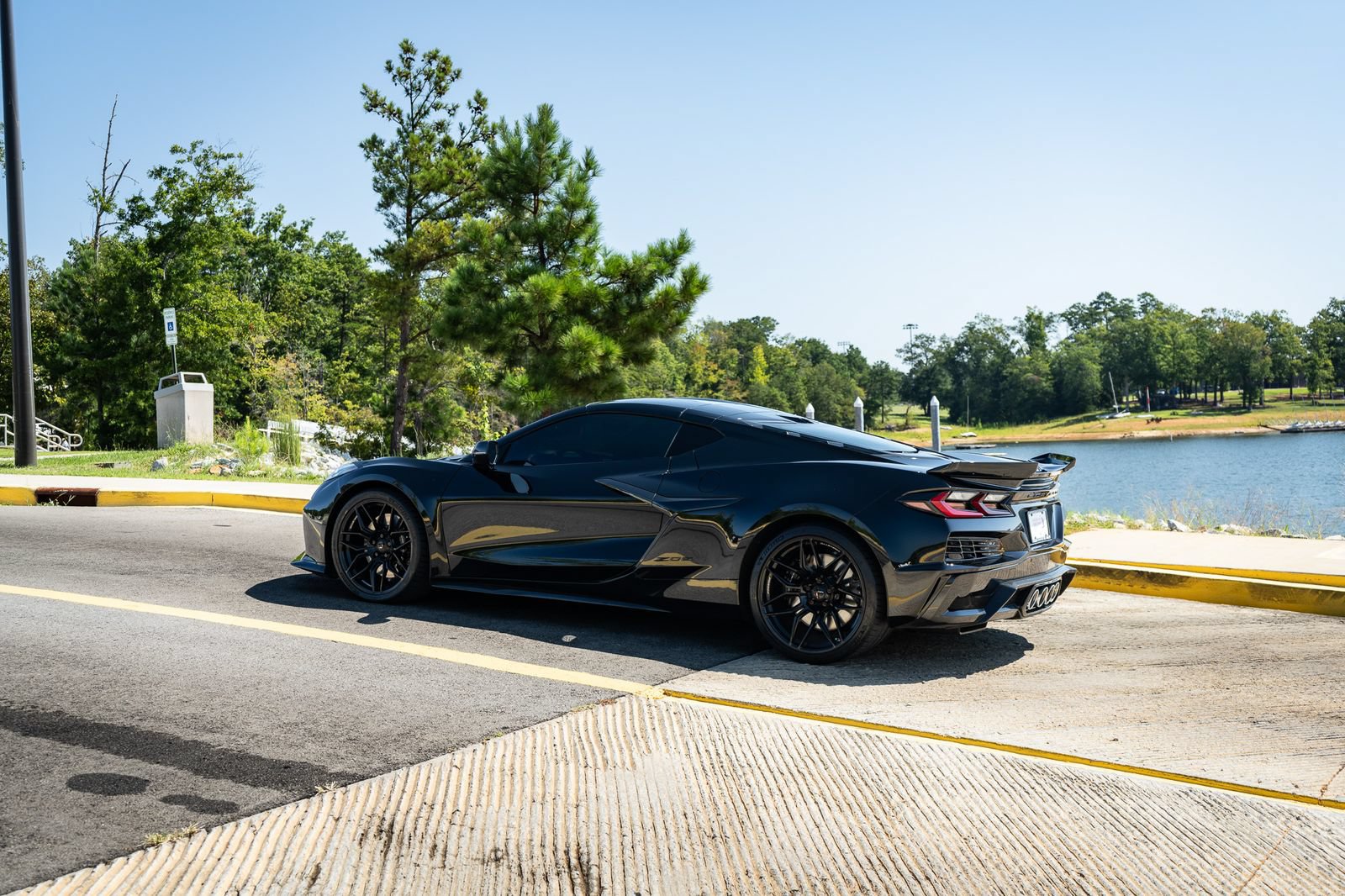 Used 2023 Chevrolet Corvette Z06 RWD image 12