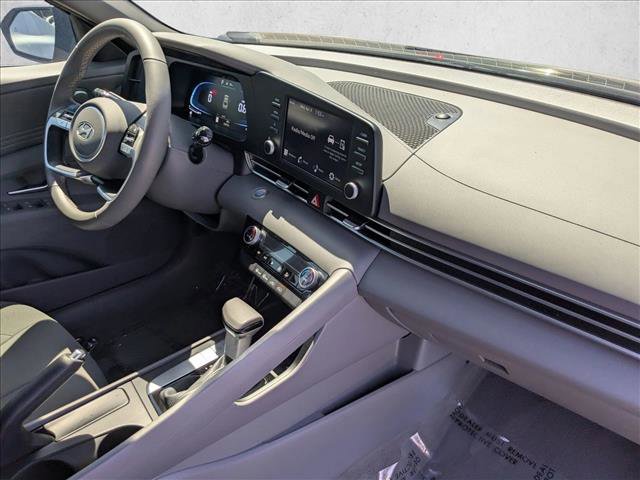 Used 2025 Hyundai Elantra Sport image 20