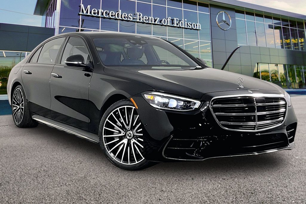 Certified 2023 Mercedes-Benz S 500 4MATIC w/ AMG Line image 1