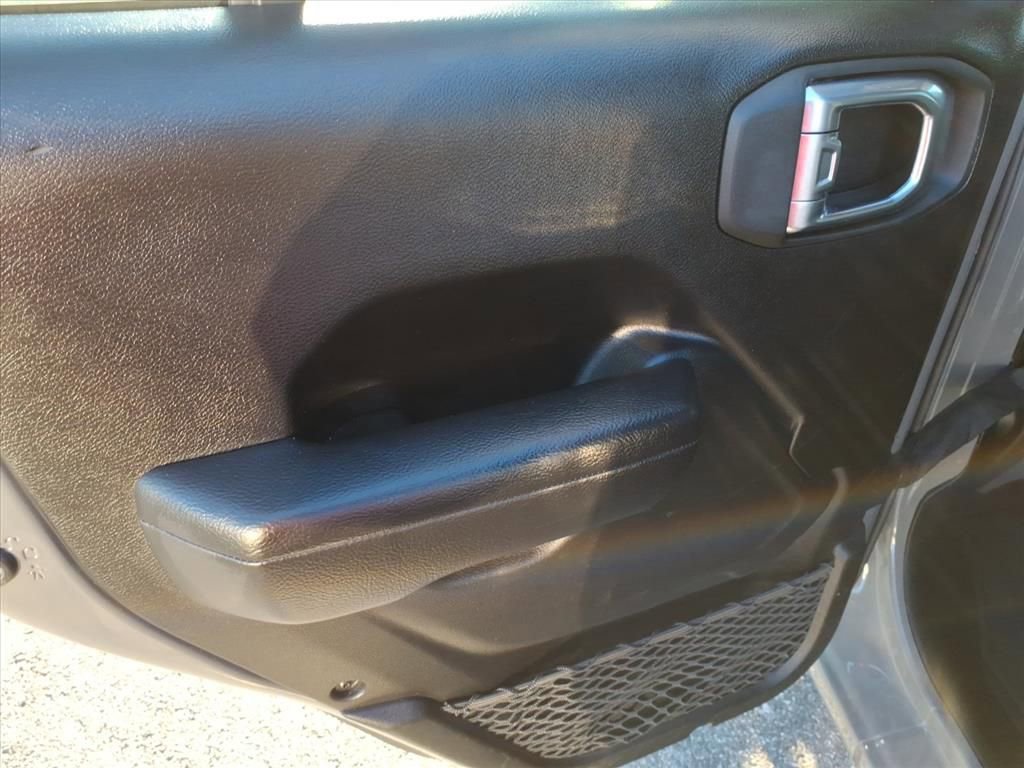 Used 2023 Jeep Gladiator Sport image 17