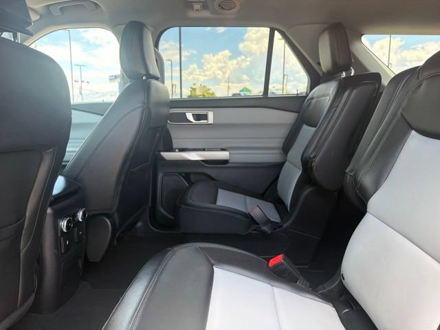 Used 2024 Ford Explorer XLT w/ Equipment Group 202A AWD/4WD image 20