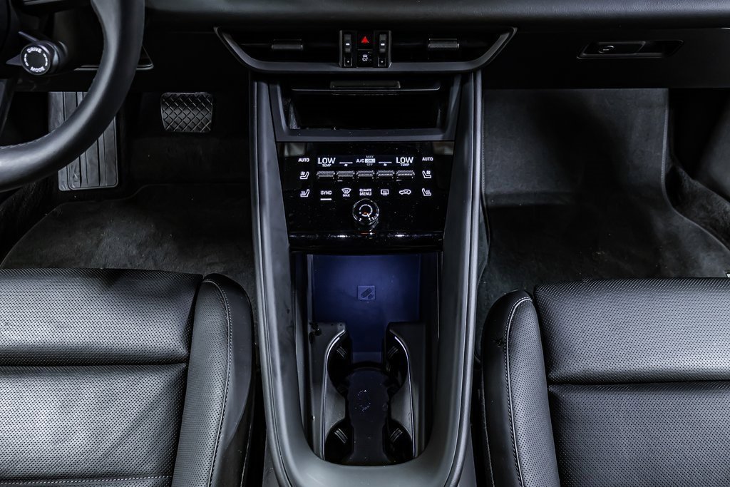 Certified 2025 Porsche Macan Electric image 16